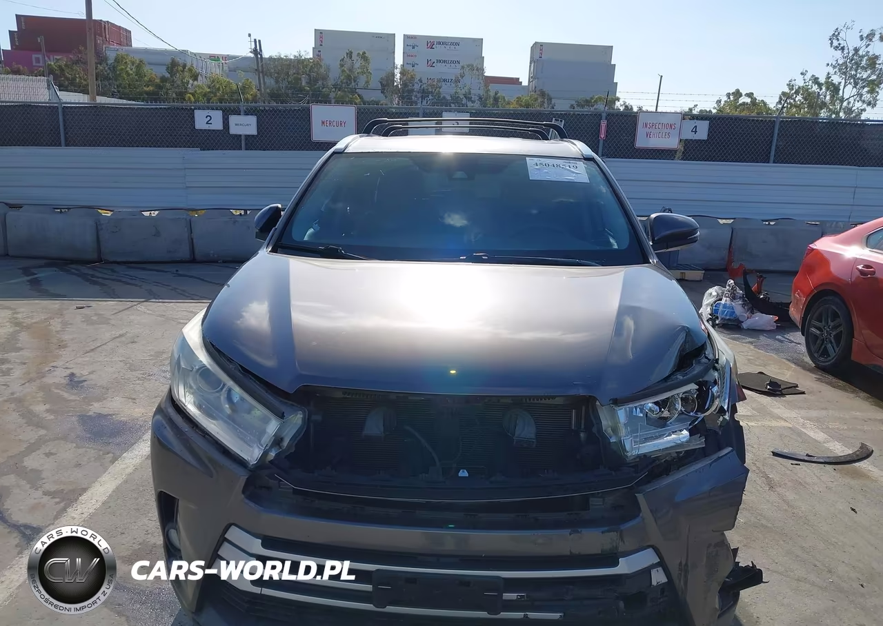 2018 Toyota Highlander Xle VIN:5TDJZRFH3JS533342 - 12