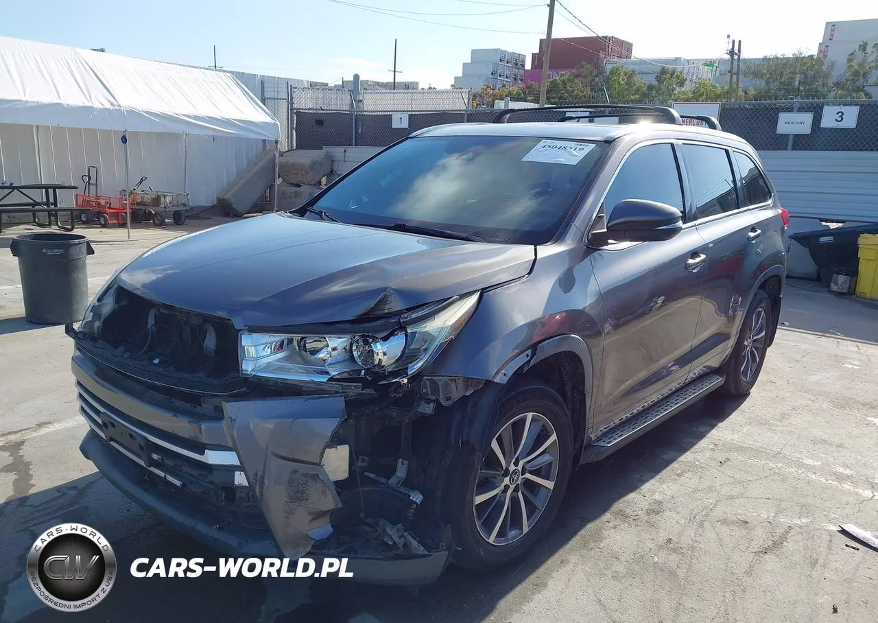 2018 Toyota Highlander Xle VIN:5TDJZRFH3JS533342 - 2