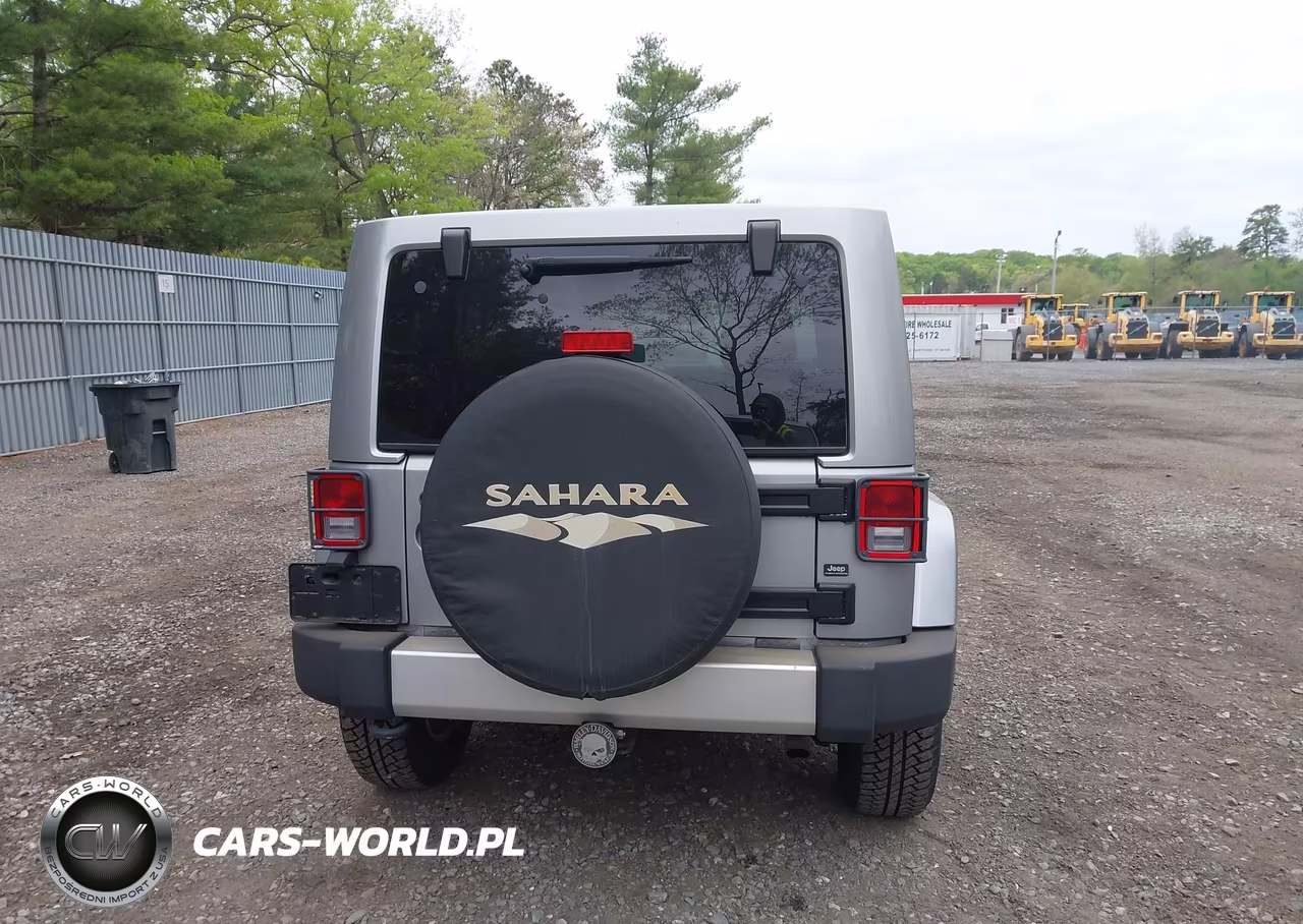 2013 Jeep Wrangler Unlimited Sahara VIN:1C4BJWEG7DL567342 - 16