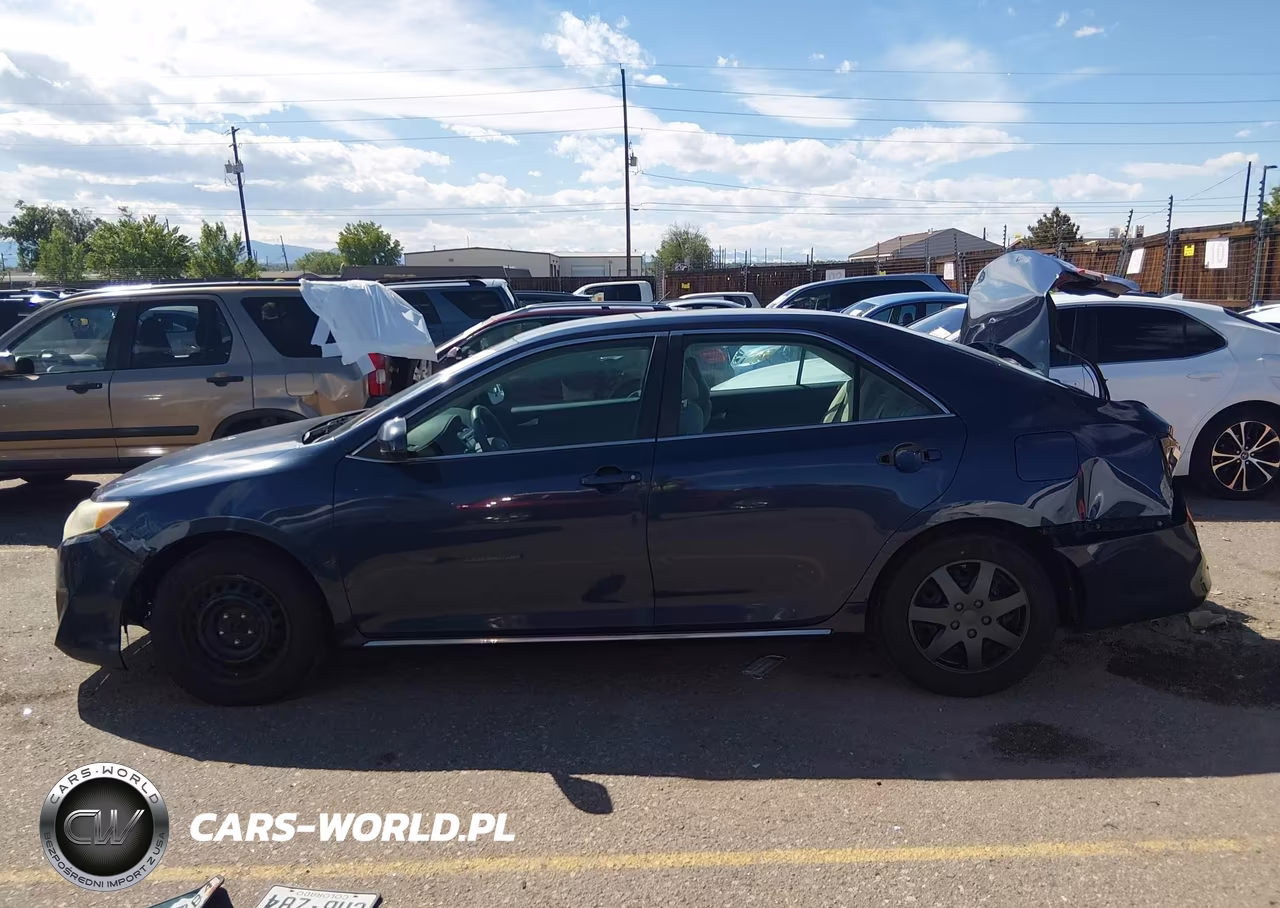 2014 Toyota Camry Le VIN:4T1BF1FK5EU824562 - 14