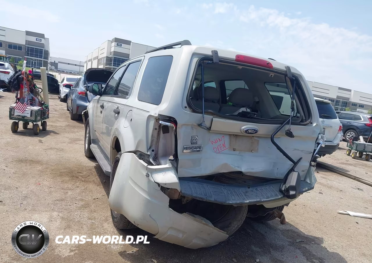2008 Ford Escape Xlt VIN:1FMCU03Z68KD15361 - 3