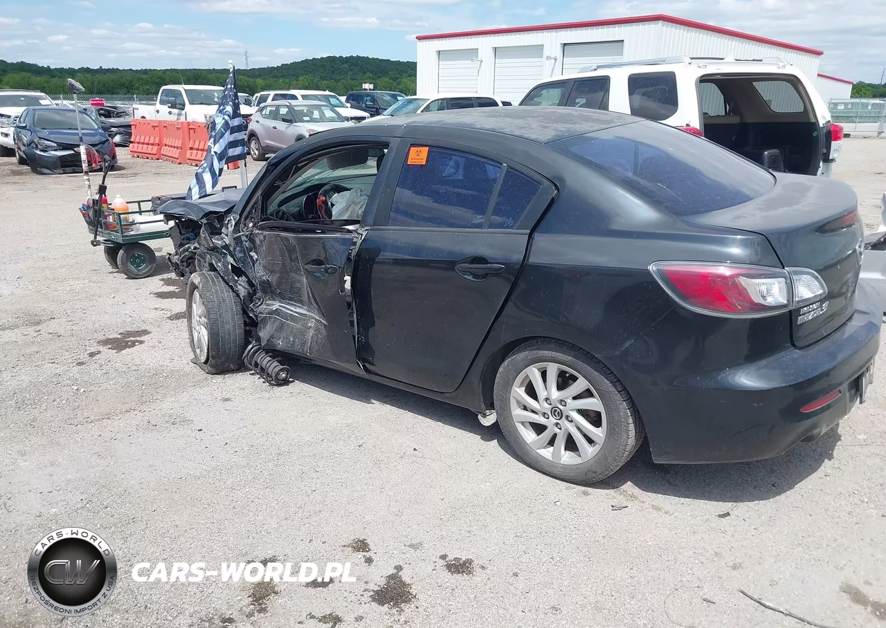 2013 Mazda Mazda3 I Touring VIN:JM1BL1V7XD1832067 - 3