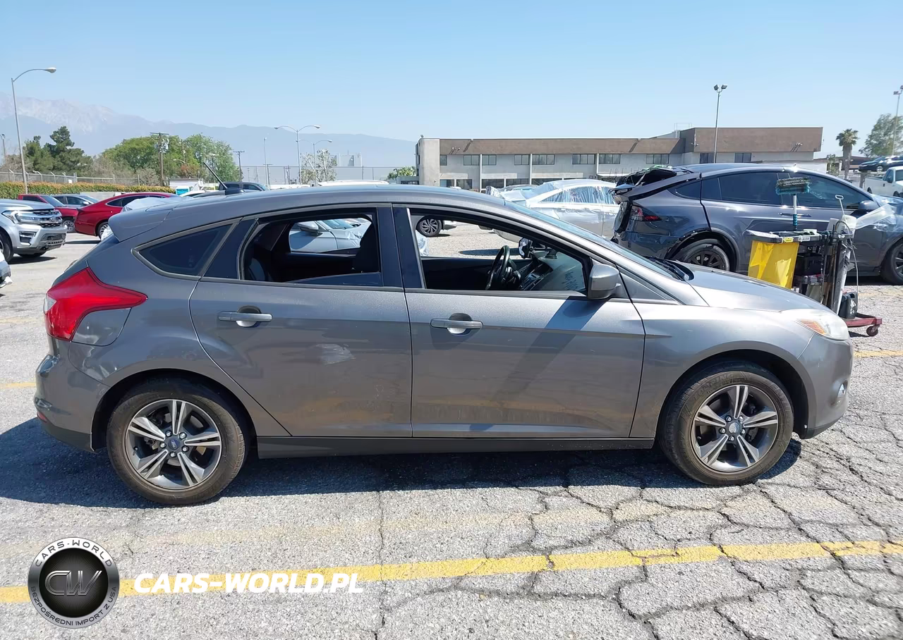 2012 Ford Focus Se VIN:1FAHP3K24CL403454 - 13