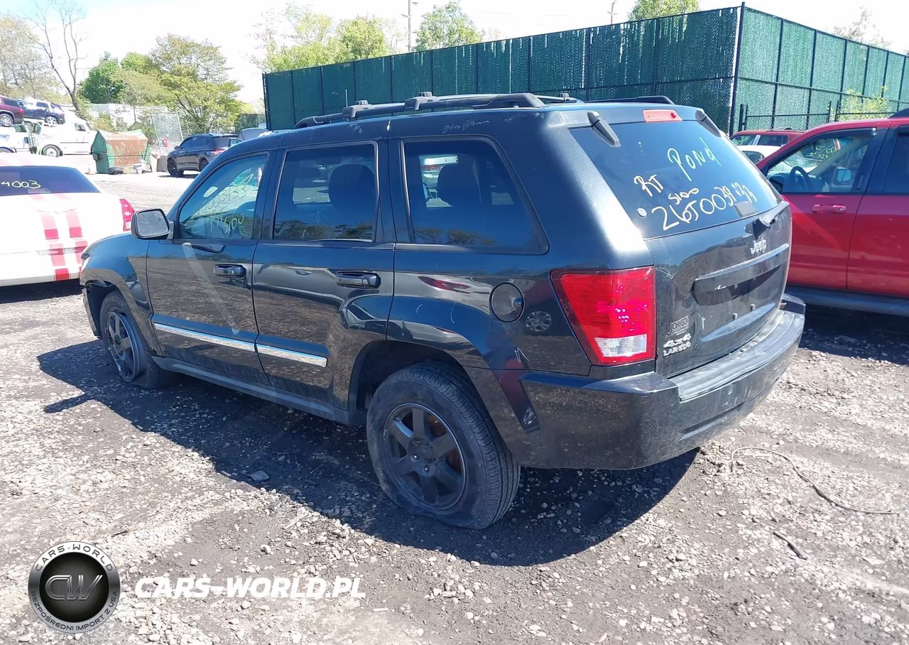 2010 Jeep Grand Cherokee Laredo VIN:1J4PR4GKXAC109918 - 3