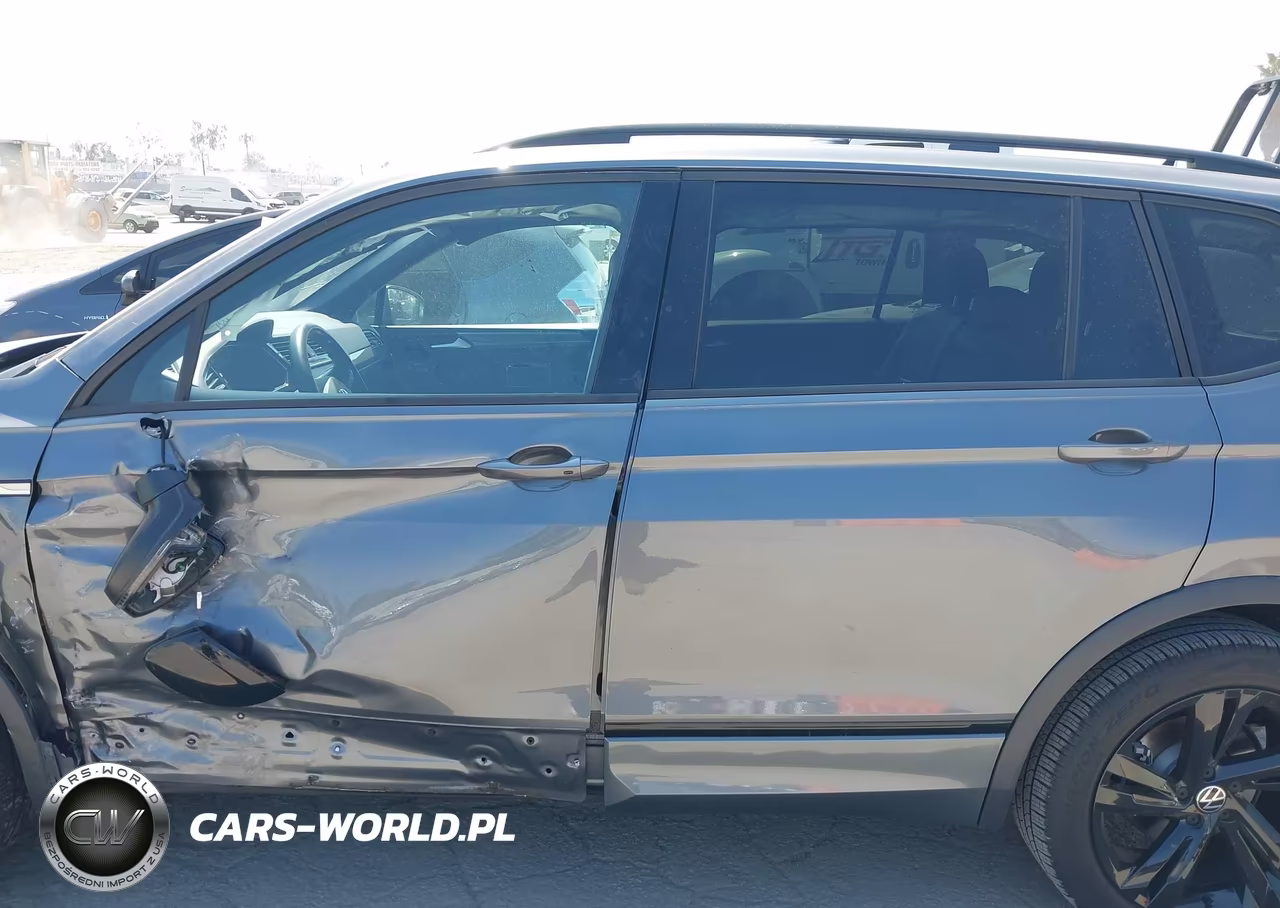 2023 Volkswagen Tiguan 2.0T Se R-Line Black VIN:3VVCB7AX9PM066504 - 14