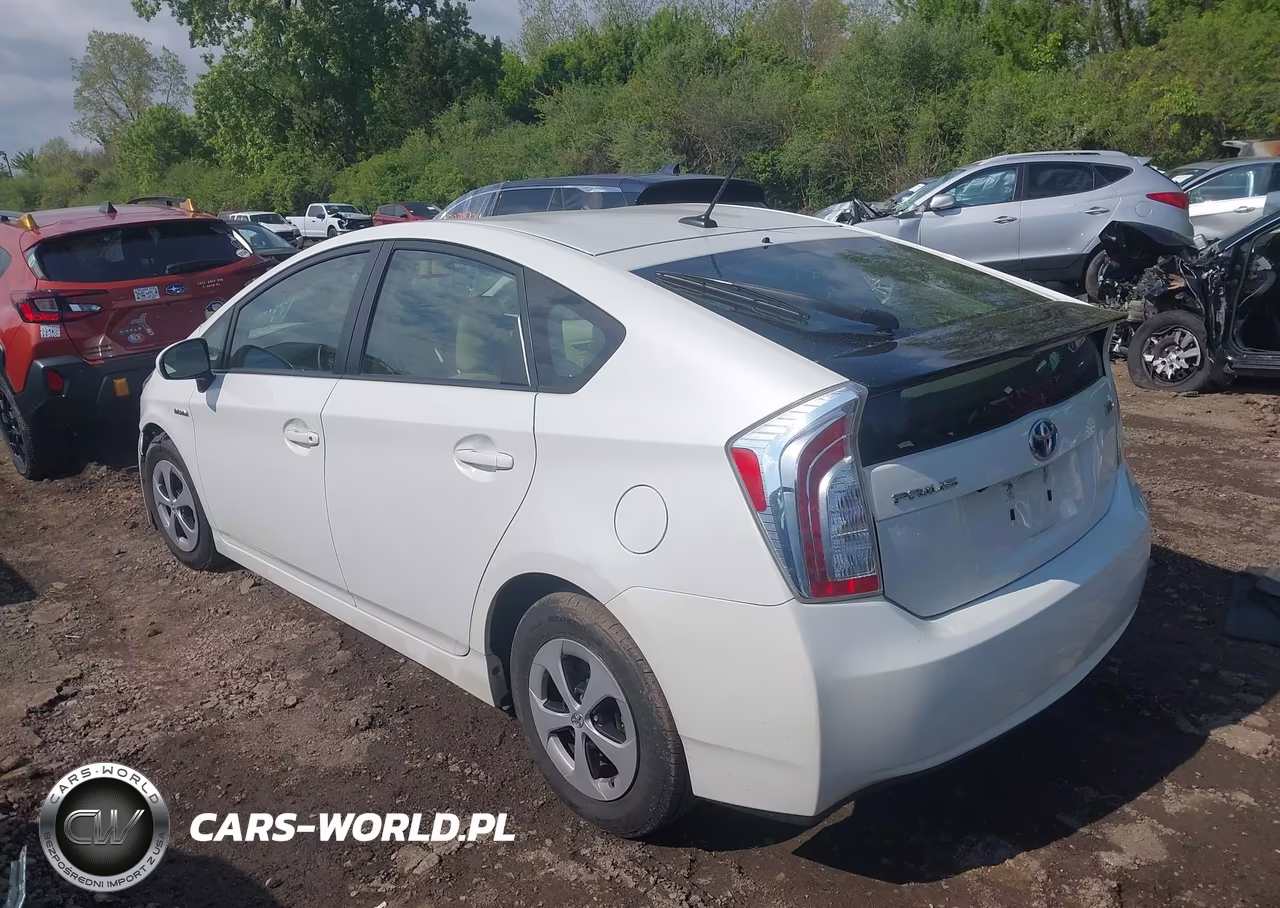 2014 Toyota Prius Four VIN:JTDKN3DU0E1758110 - 3