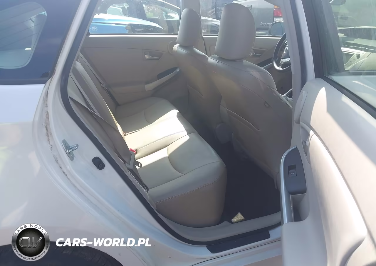 2014 Toyota Prius Four VIN:JTDKN3DU0E1758110 - 8