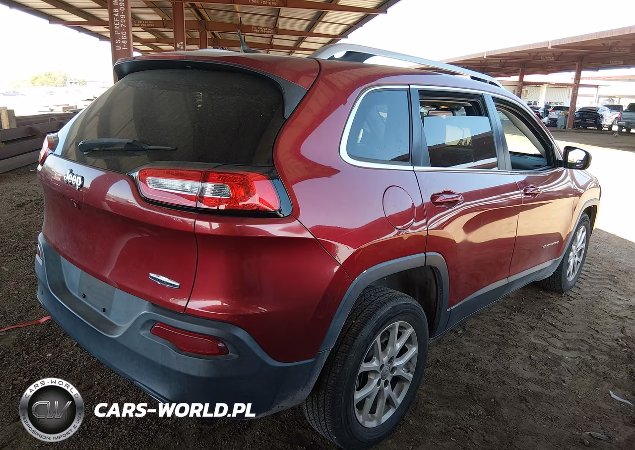 2015 Jeep Cherokee Latitude VIN:1C4PJLCS9FW547865 - 4