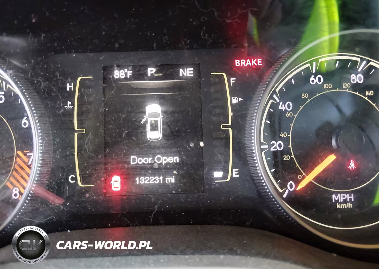 2015 Jeep Cherokee Latitude VIN:1C4PJLCS9FW547865 - 7