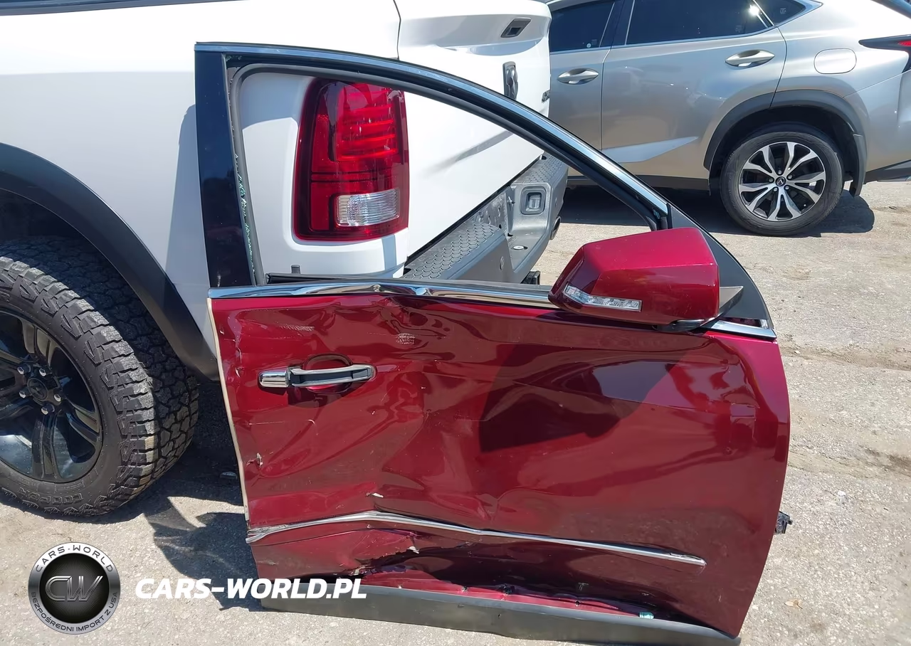 2017 Chevrolet Traverse Premier VIN:1GNKRJKD2HJ291909 - 12