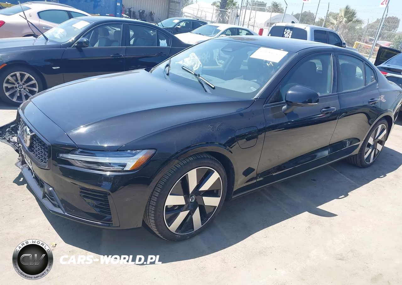 2023 Volvo S60 Recharge Plug-In Hybrid T8 Plus Dark Theme VIN:7JRH60FW0PG250158 - 2