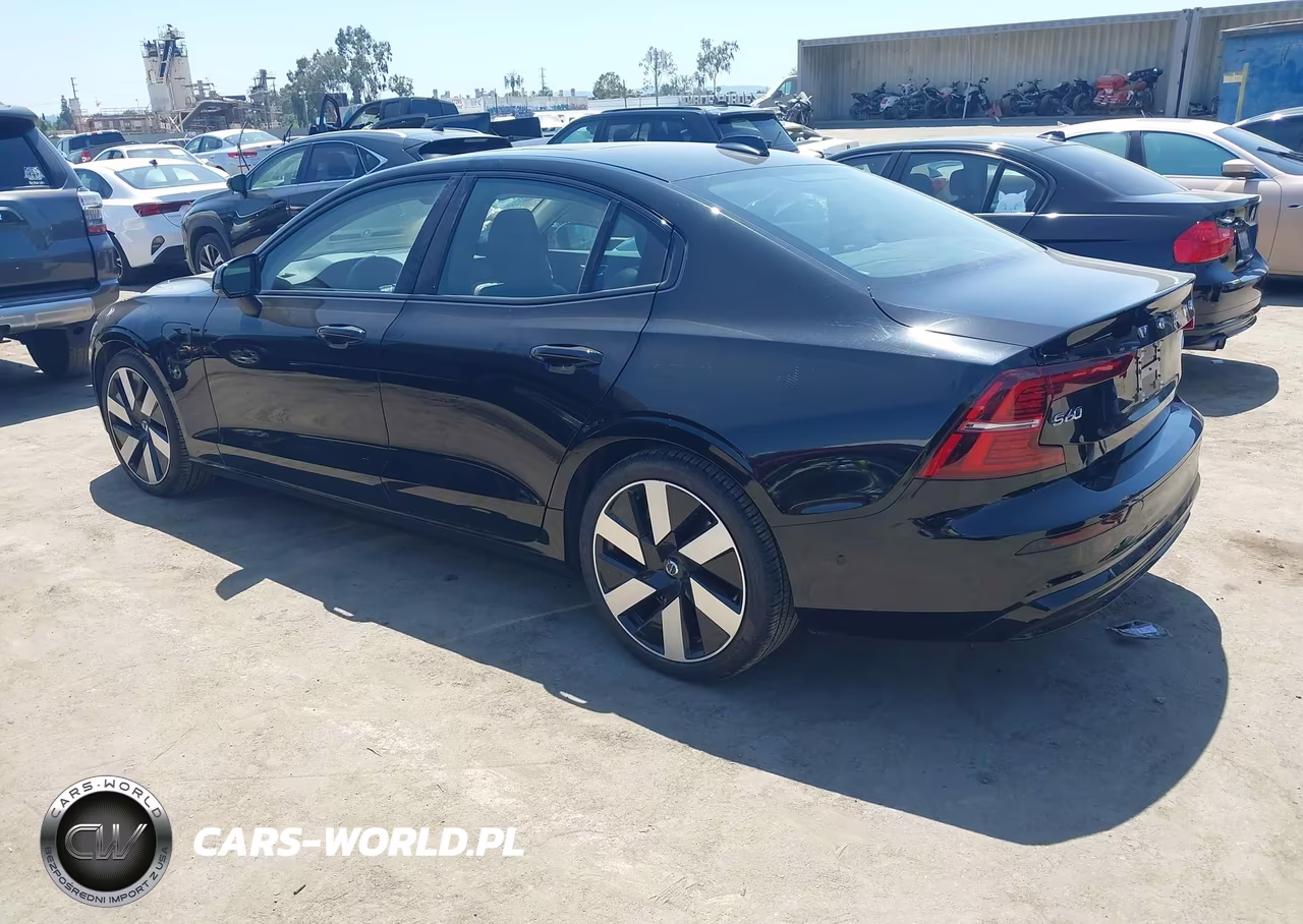2023 Volvo S60 Recharge Plug-In Hybrid T8 Plus Dark Theme VIN:7JRH60FW0PG250158 - 3