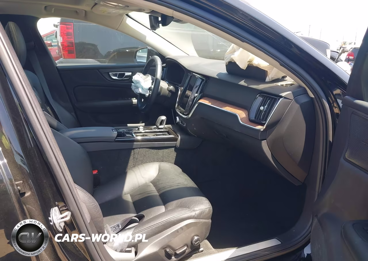 2023 Volvo S60 Recharge Plug-In Hybrid T8 Plus Dark Theme VIN:7JRH60FW0PG250158 - 5