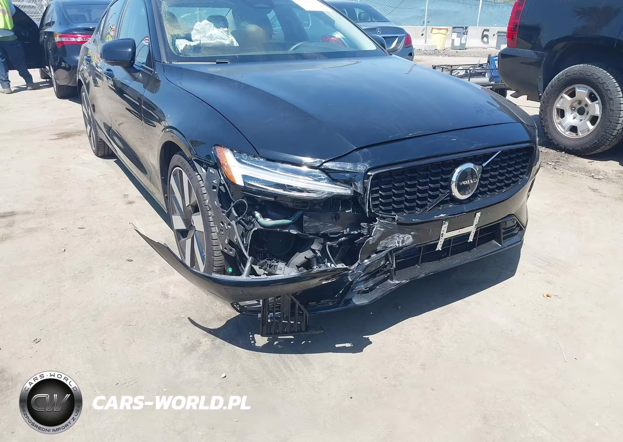 2023 Volvo S60 Recharge Plug-In Hybrid T8 Plus Dark Theme VIN:7JRH60FW0PG250158 - 6