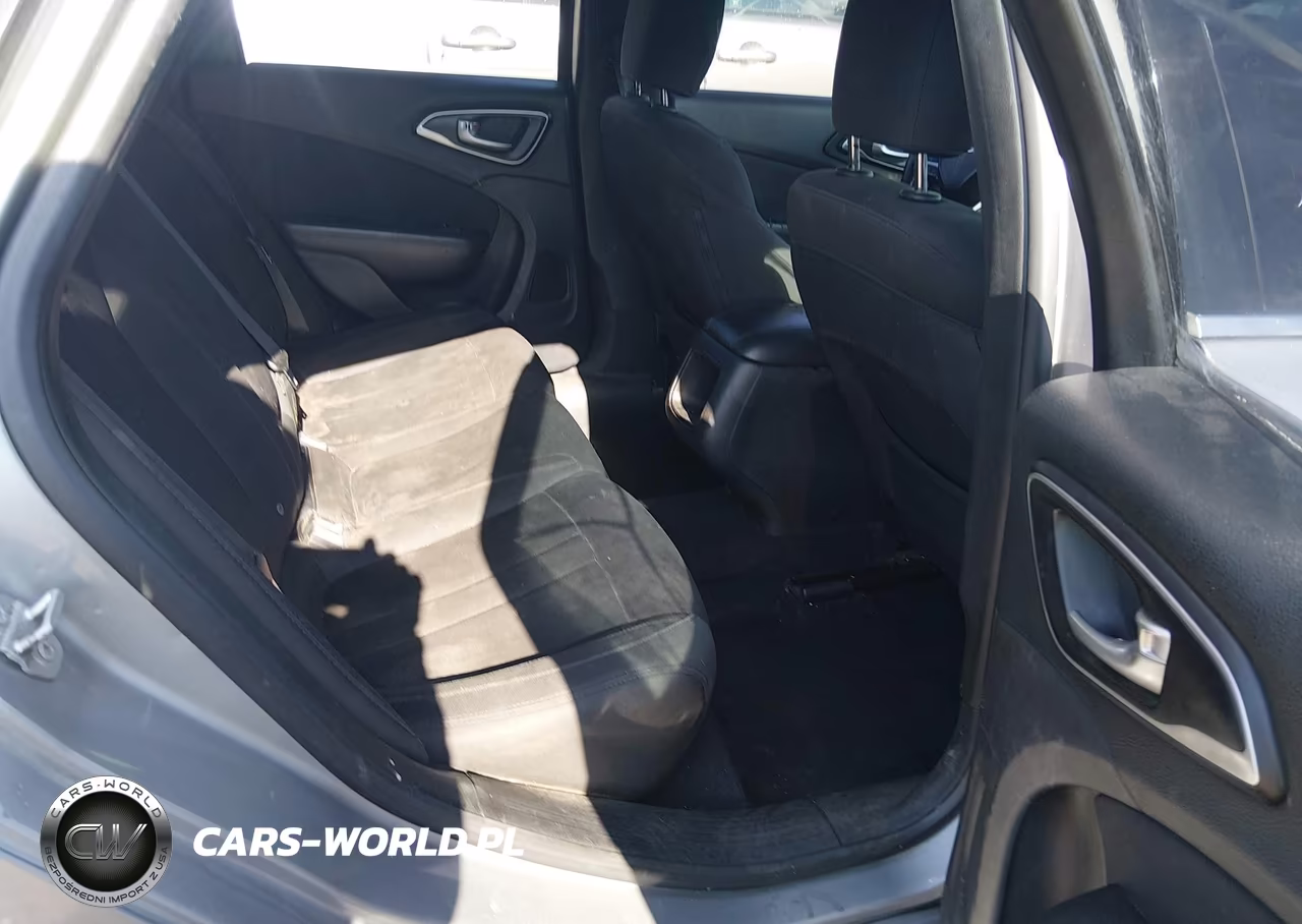2015 Chrysler 200 Limited VIN:1C3CCCAB6FN725446 - 8