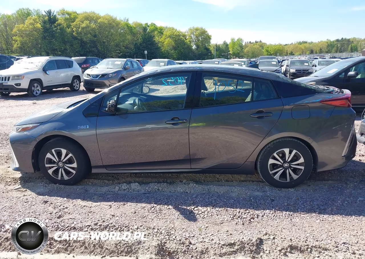2017 Toyota Prius Prime Premium VIN:JTDKARFP1H3048003 - 14