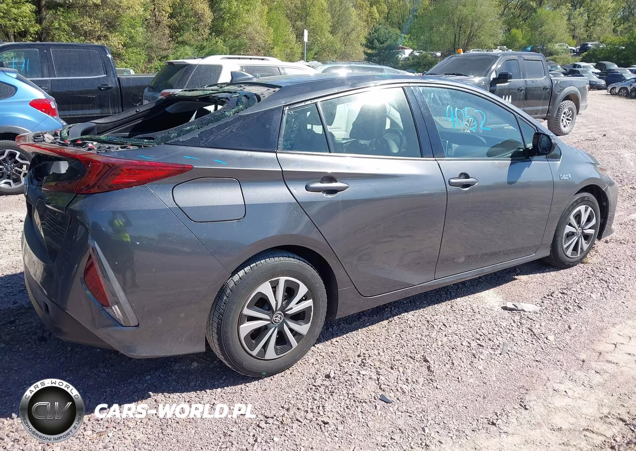 2017 Toyota Prius Prime Premium VIN:JTDKARFP1H3048003 - 4