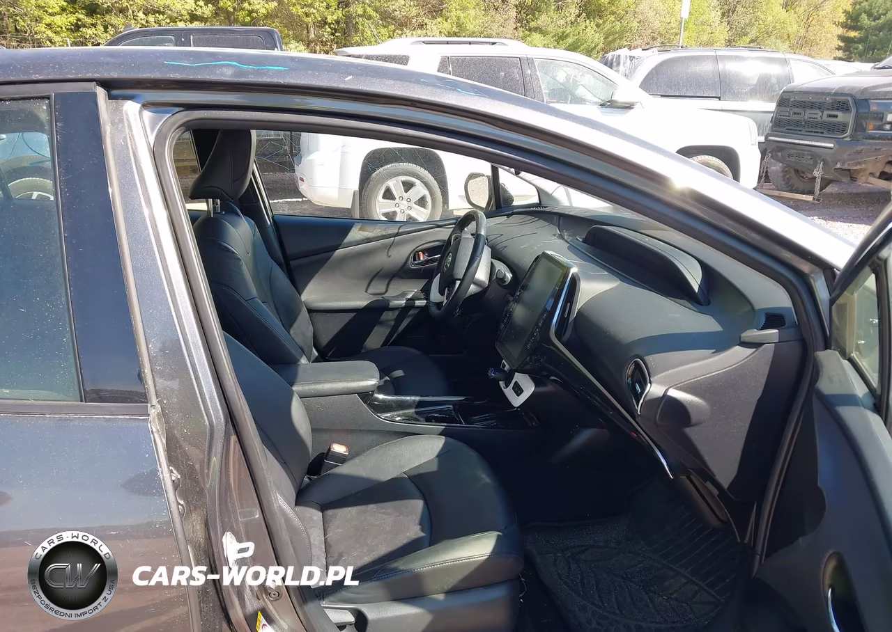 2017 Toyota Prius Prime Premium VIN:JTDKARFP1H3048003 - 5