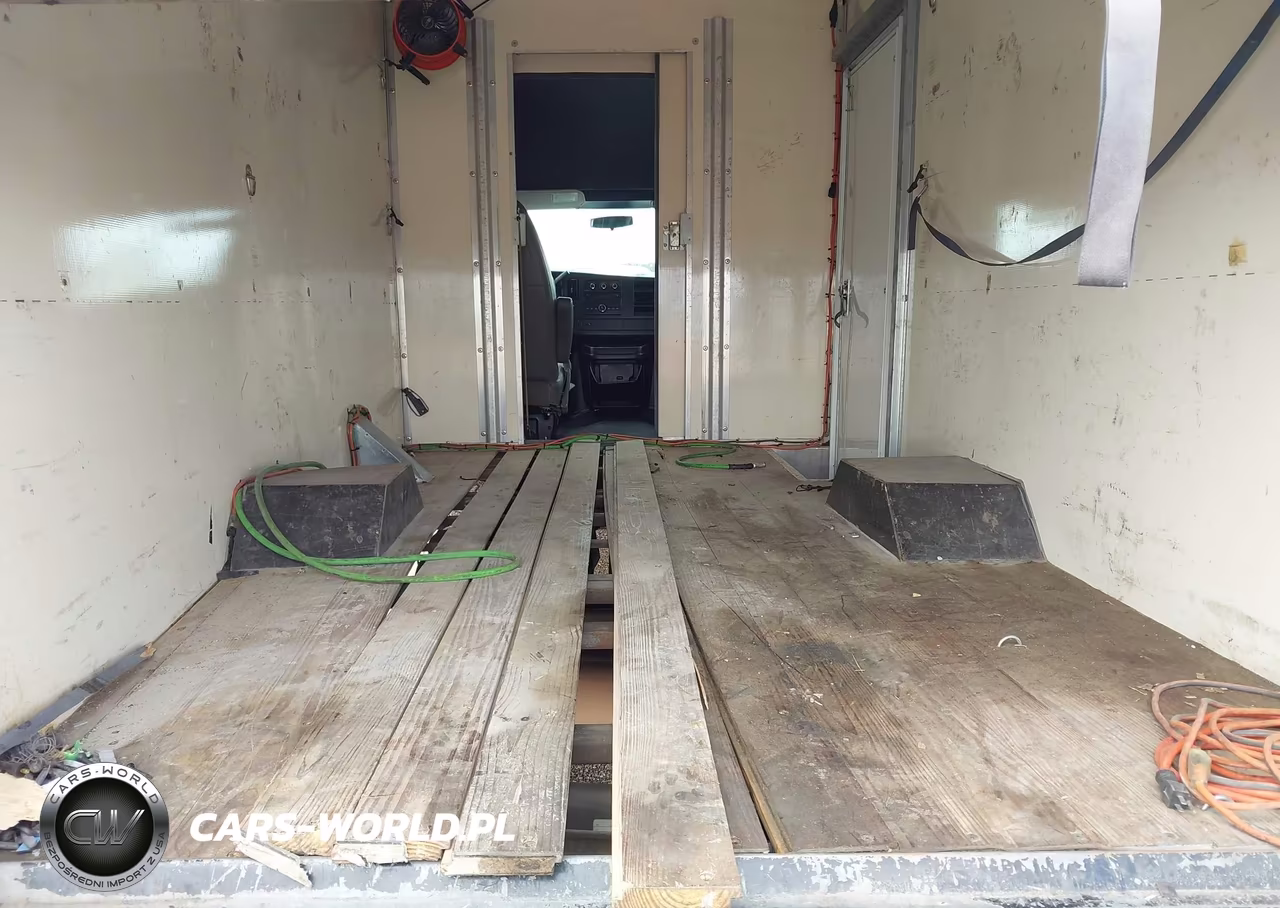 2013 Chevrolet Express Cutaway 3500 VIN:1GB0G2BA3D1189986 - 6