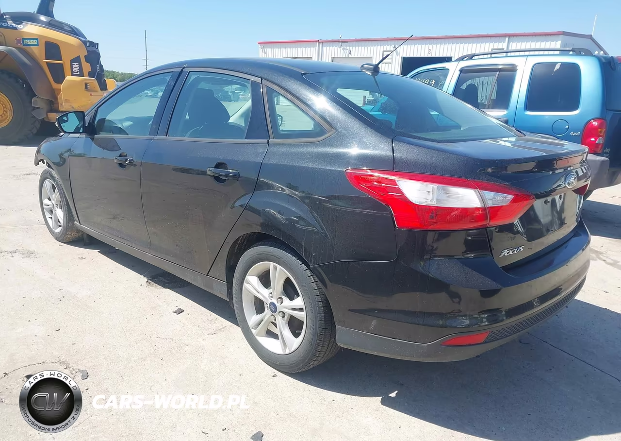2014 Ford Focus Se VIN:1FADP3F28EL410791 - 3