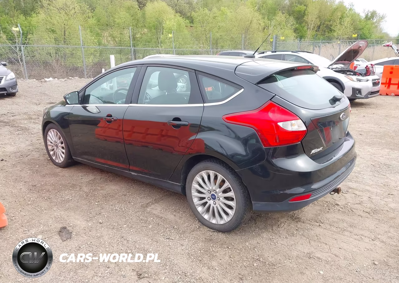 2012 Ford Focus Titanium VIN:1FAHP3N21CL299081 - 3