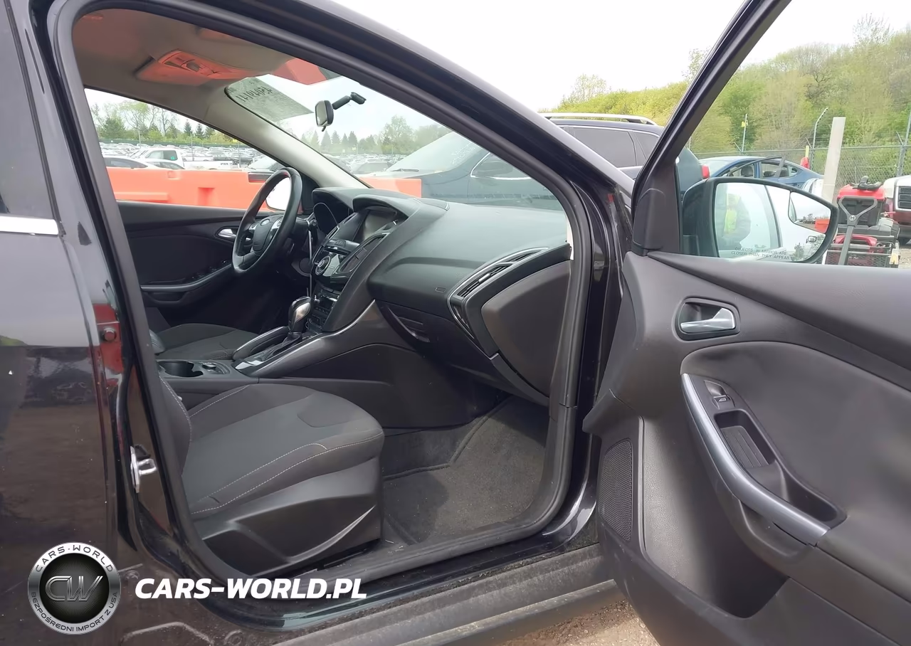 2012 Ford Focus Titanium VIN:1FAHP3N21CL299081 - 5
