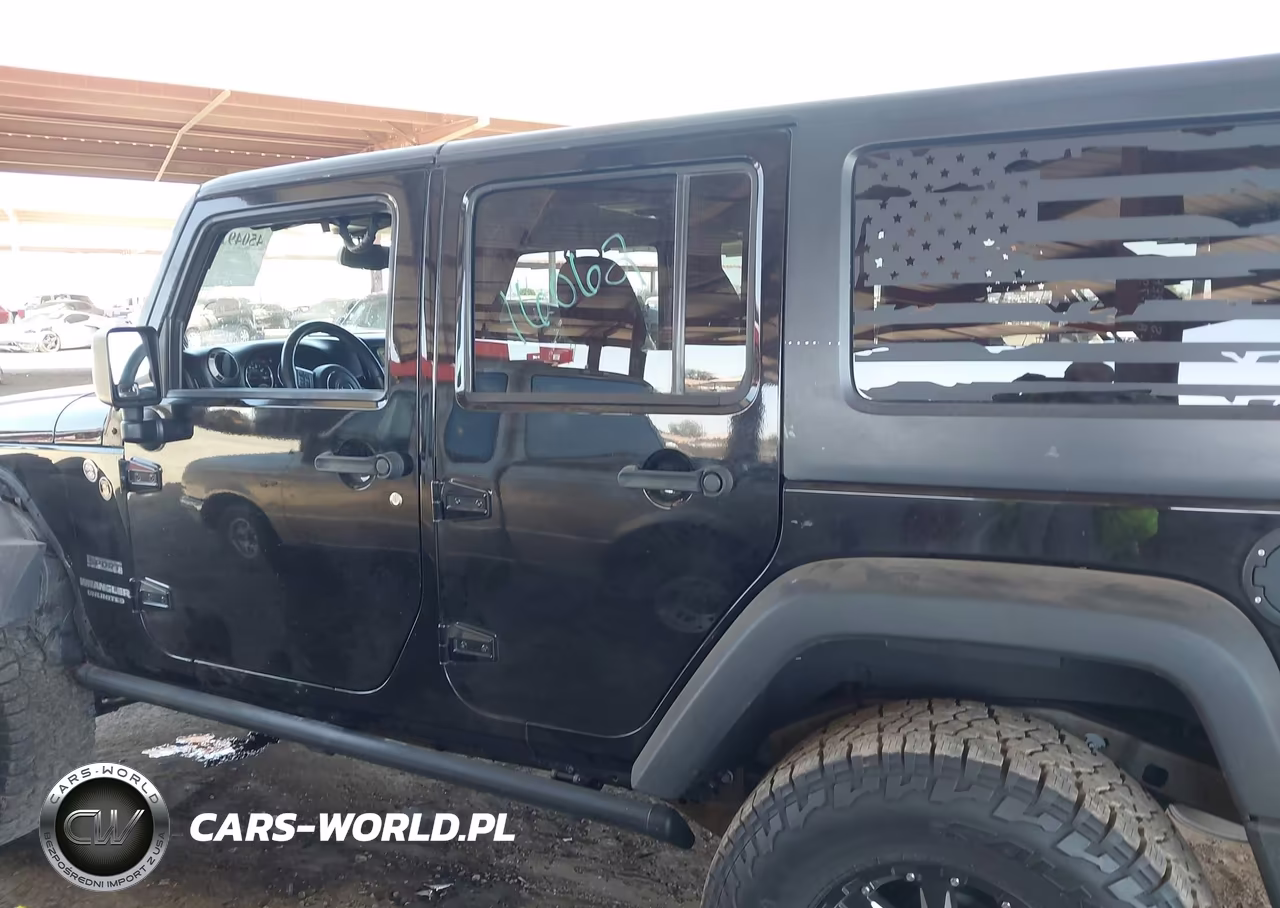 2014 Jeep Wrangler Unlimited Sport VIN:1C4BJWDG3EL201817 - 14