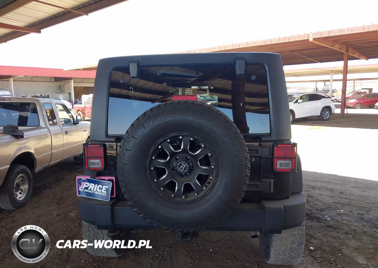 2014 Jeep Wrangler Unlimited Sport VIN:1C4BJWDG3EL201817 - 16