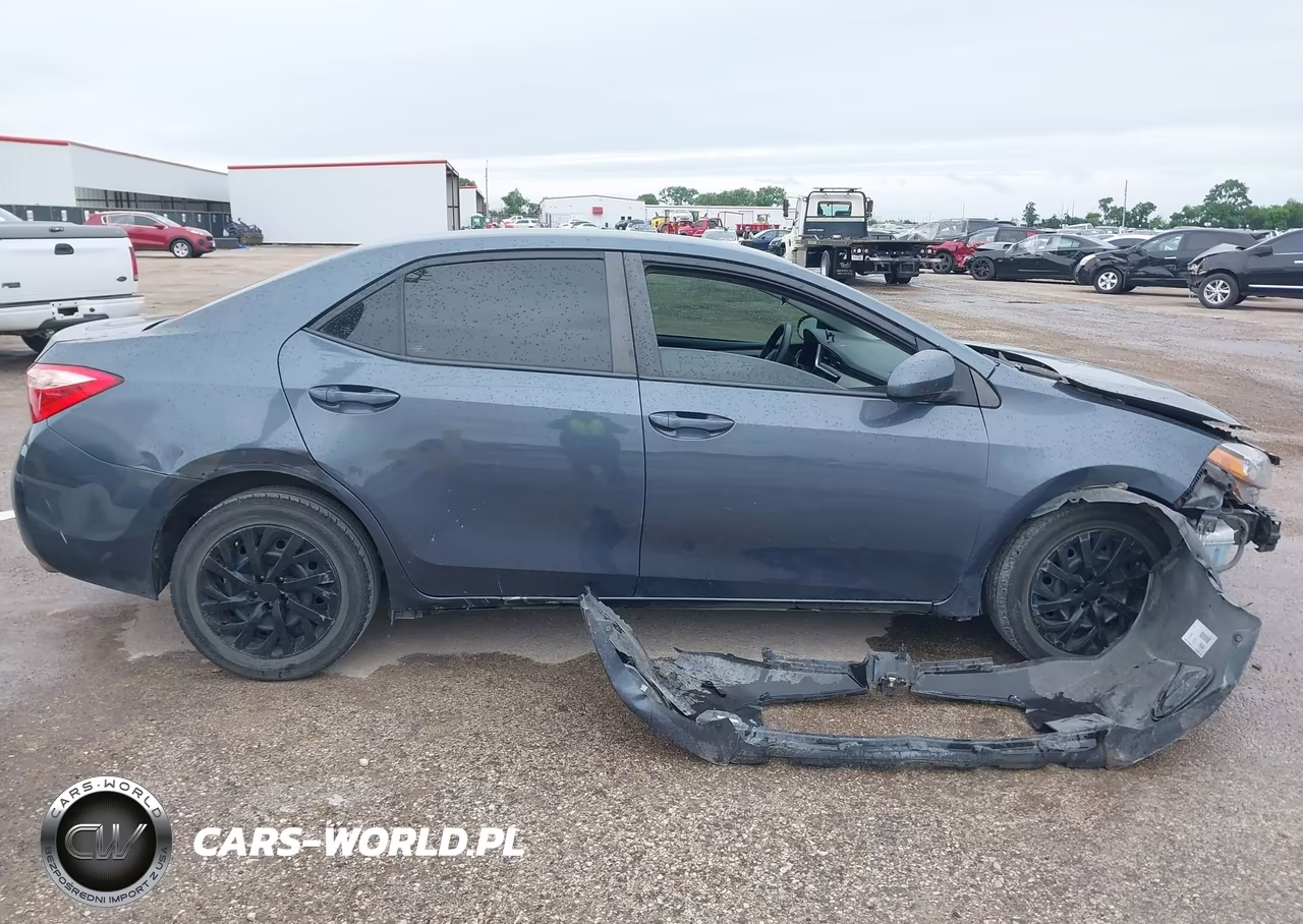 2017 Toyota Corolla Le VIN:5YFBURHEXHP571403 - 14