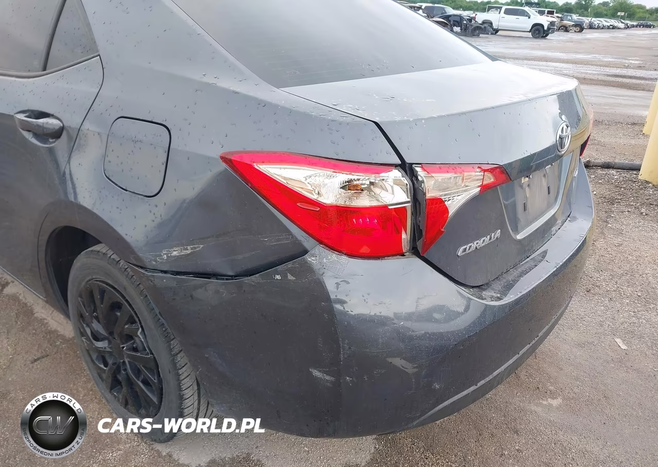 2017 Toyota Corolla Le VIN:5YFBURHEXHP571403 - 18
