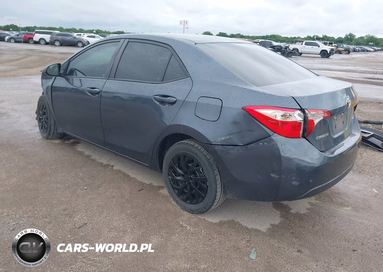 2017 Toyota Corolla Le VIN:5YFBURHEXHP571403 - 3