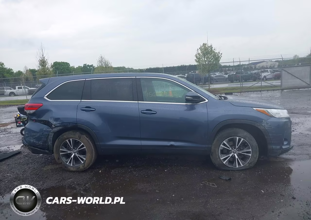 2019 Toyota Highlander Le VIN:5TDZARFH2KS048993 - 13