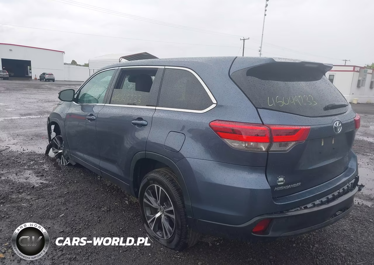 2019 Toyota Highlander Le VIN:5TDZARFH2KS048993 - 3