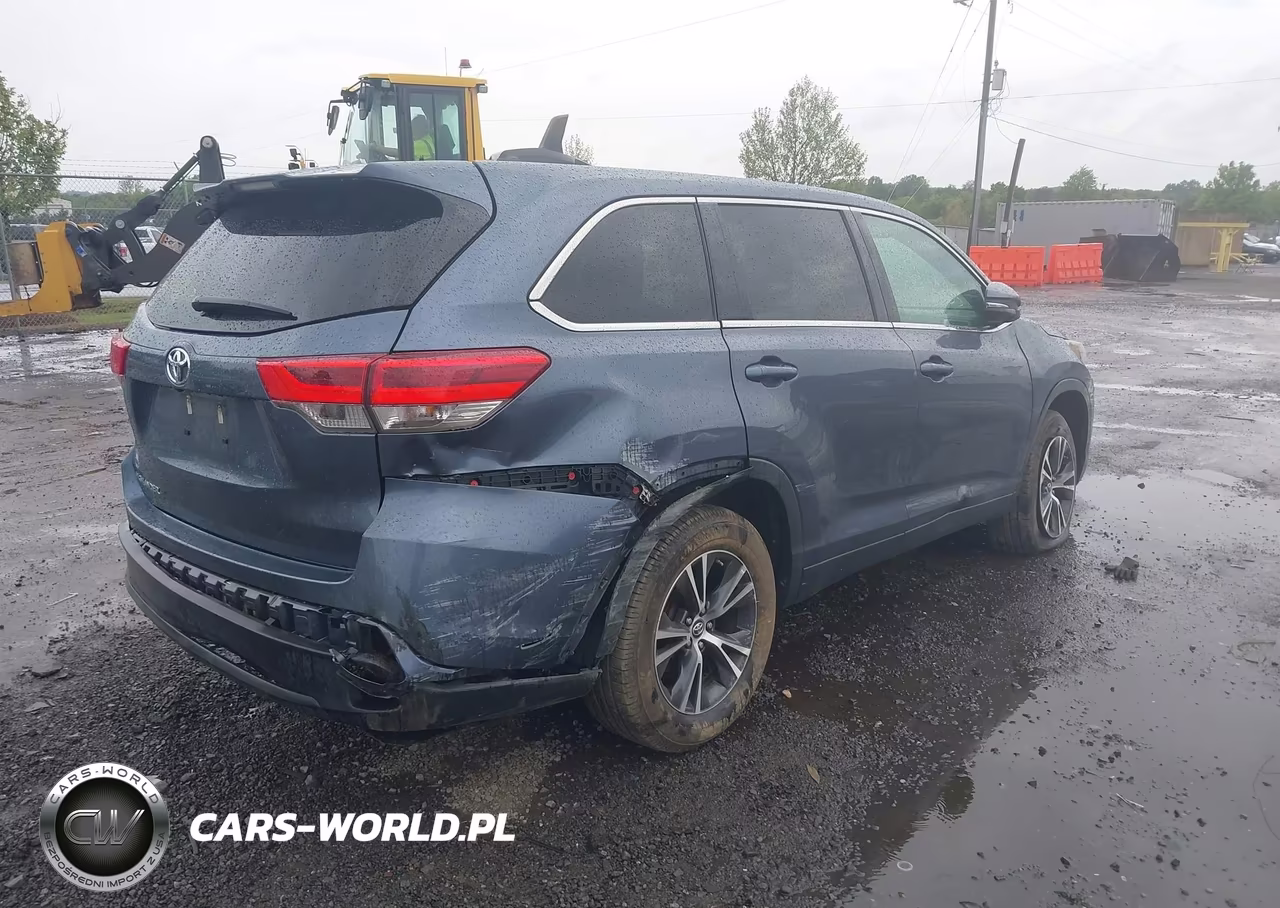2019 Toyota Highlander Le VIN:5TDZARFH2KS048993 - 4