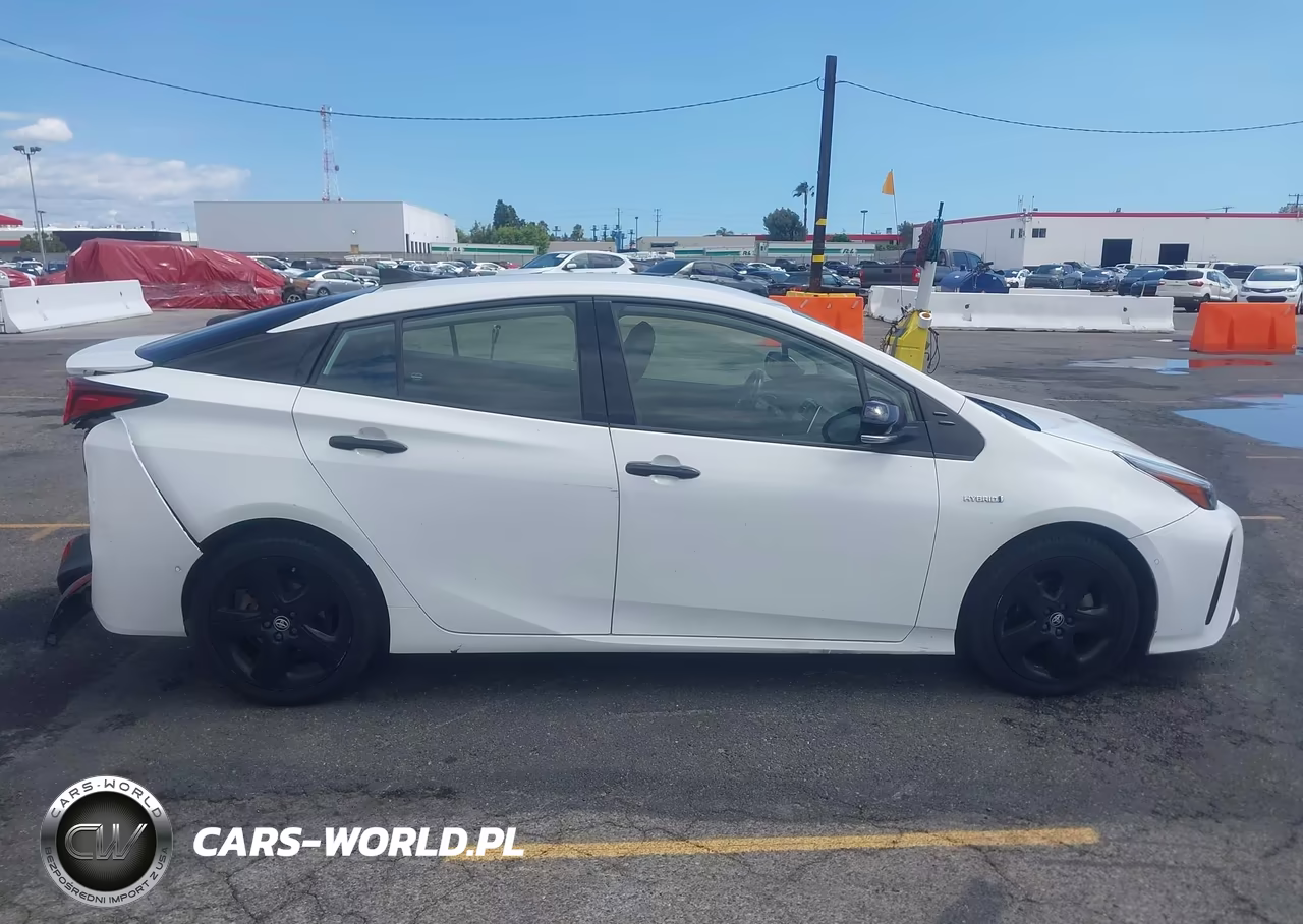 2022 Toyota Prius Nightshade Edition VIN:JTDKAMFU3N3168356 - 13