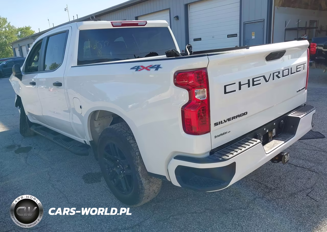 2025 Chevrolet Silverado 1500 4Wd Short Bed Custom VIN:1GCPKBEK5SZ161537 - 3