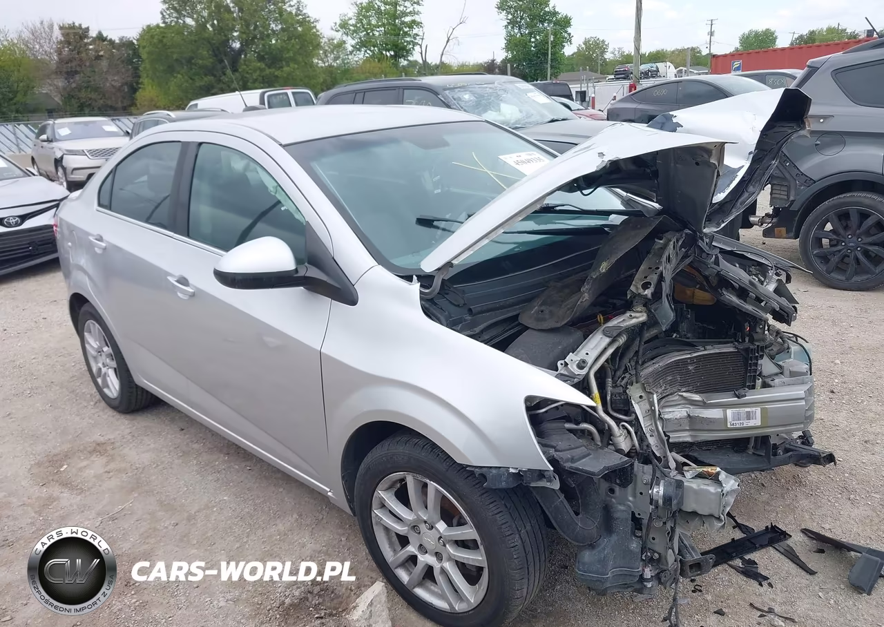2016 Chevrolet Sonic Lt Auto – zdjęcie 1 z 15