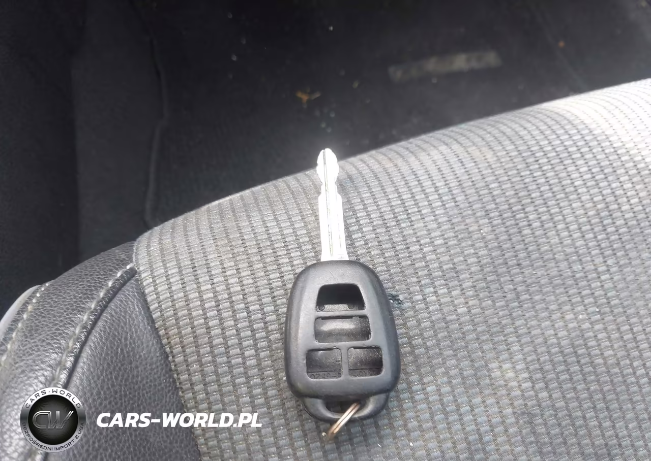2015 Toyota Corolla S Plus VIN:5YFBURHE4FP261972 - 11