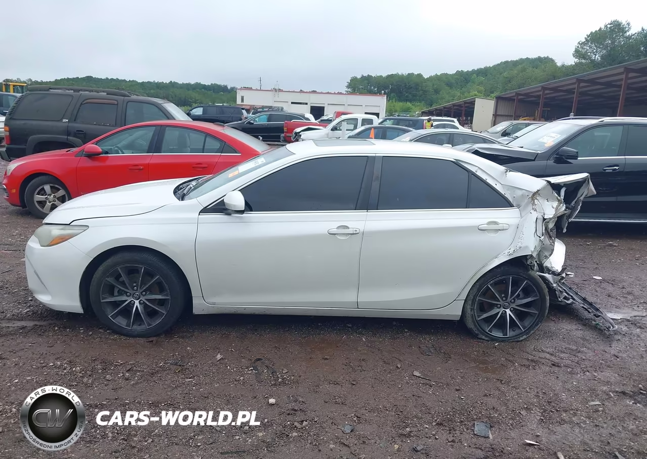 2017 Toyota Camry Xse VIN:4T1BF1FK1HU652552 - 15