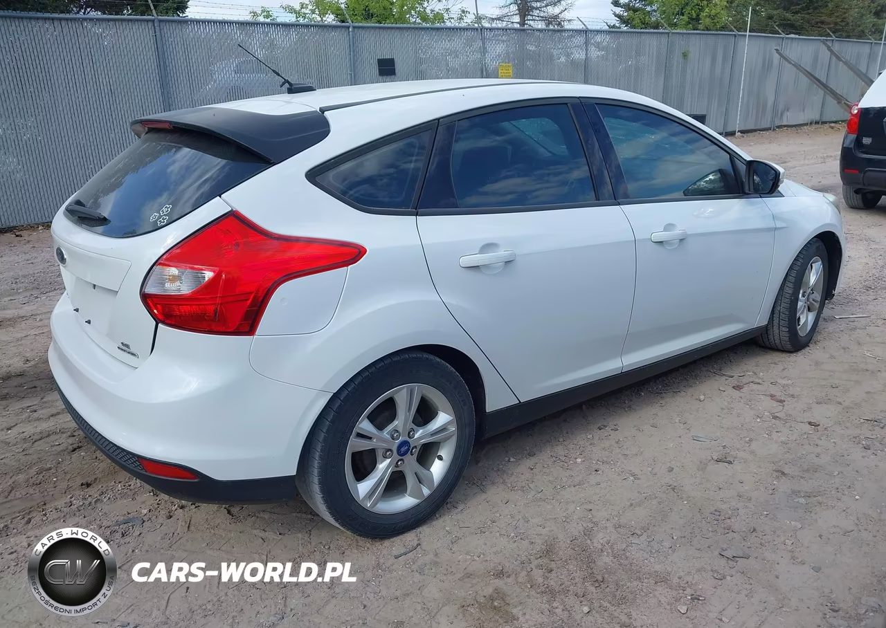 2013 Ford Focus Se VIN:1FADP3K29DL234838 - 4