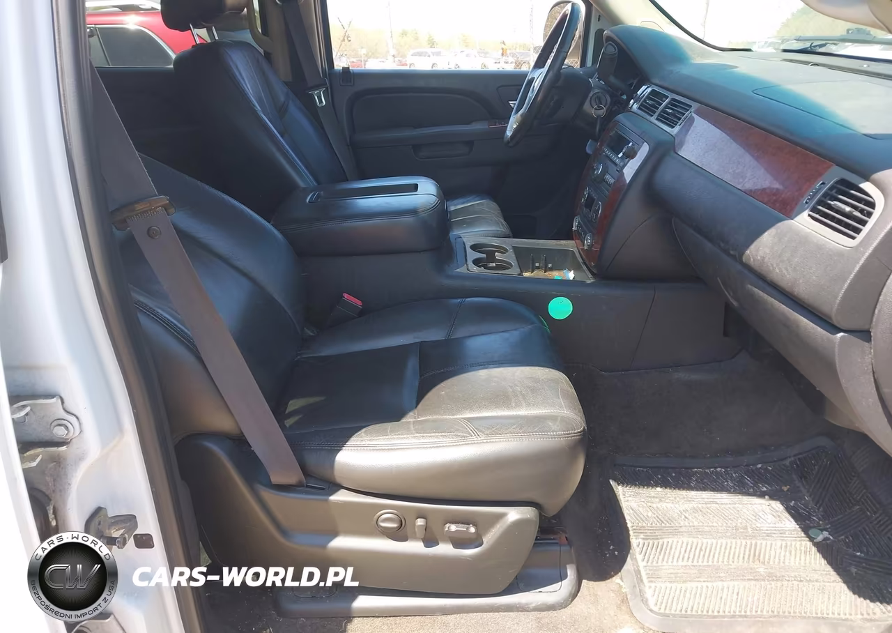 2011 Chevrolet Tahoe Lt VIN:1GNSKBE00BR154091 - 5