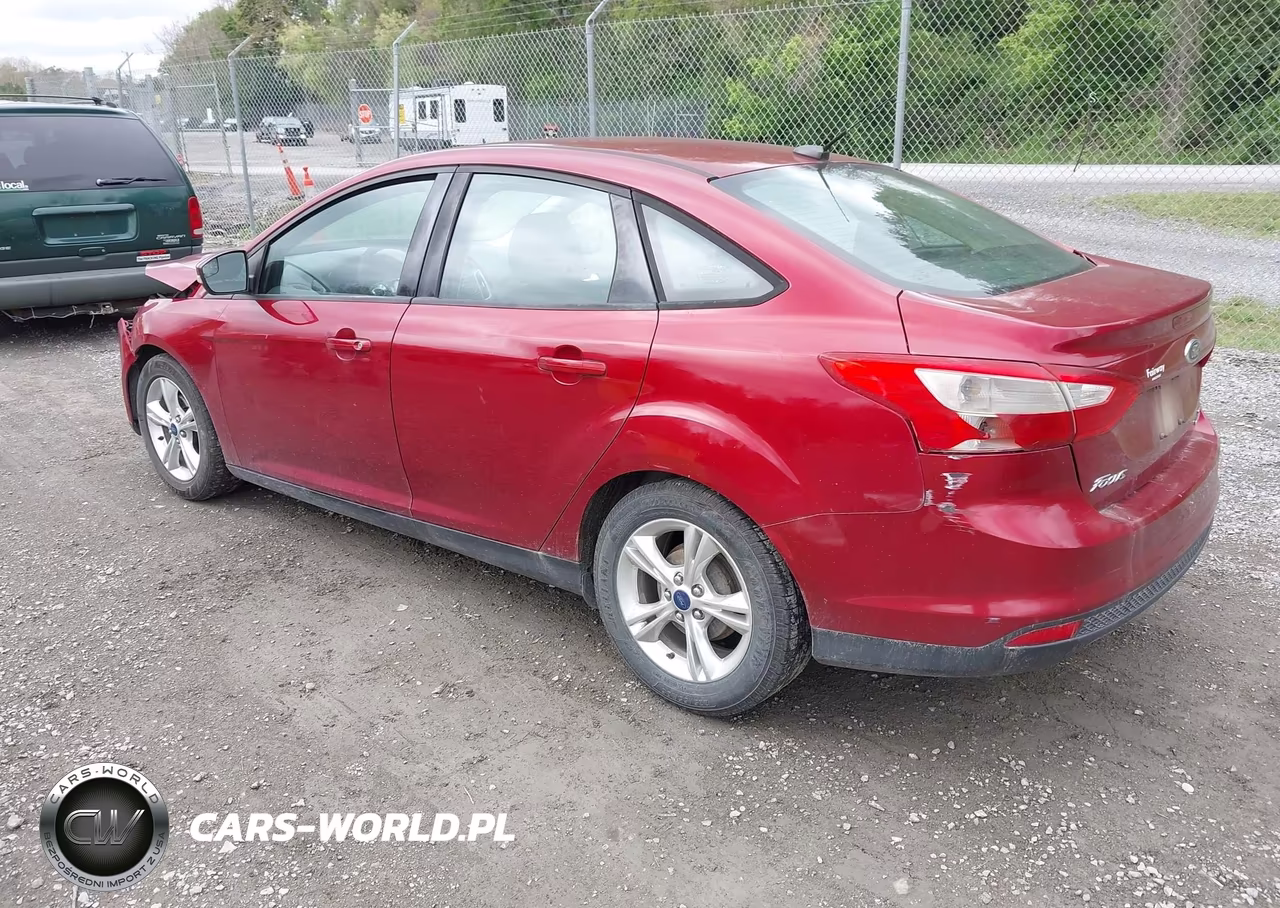2014 Ford Focus Se VIN:1FADP3F24EL129197 - 3