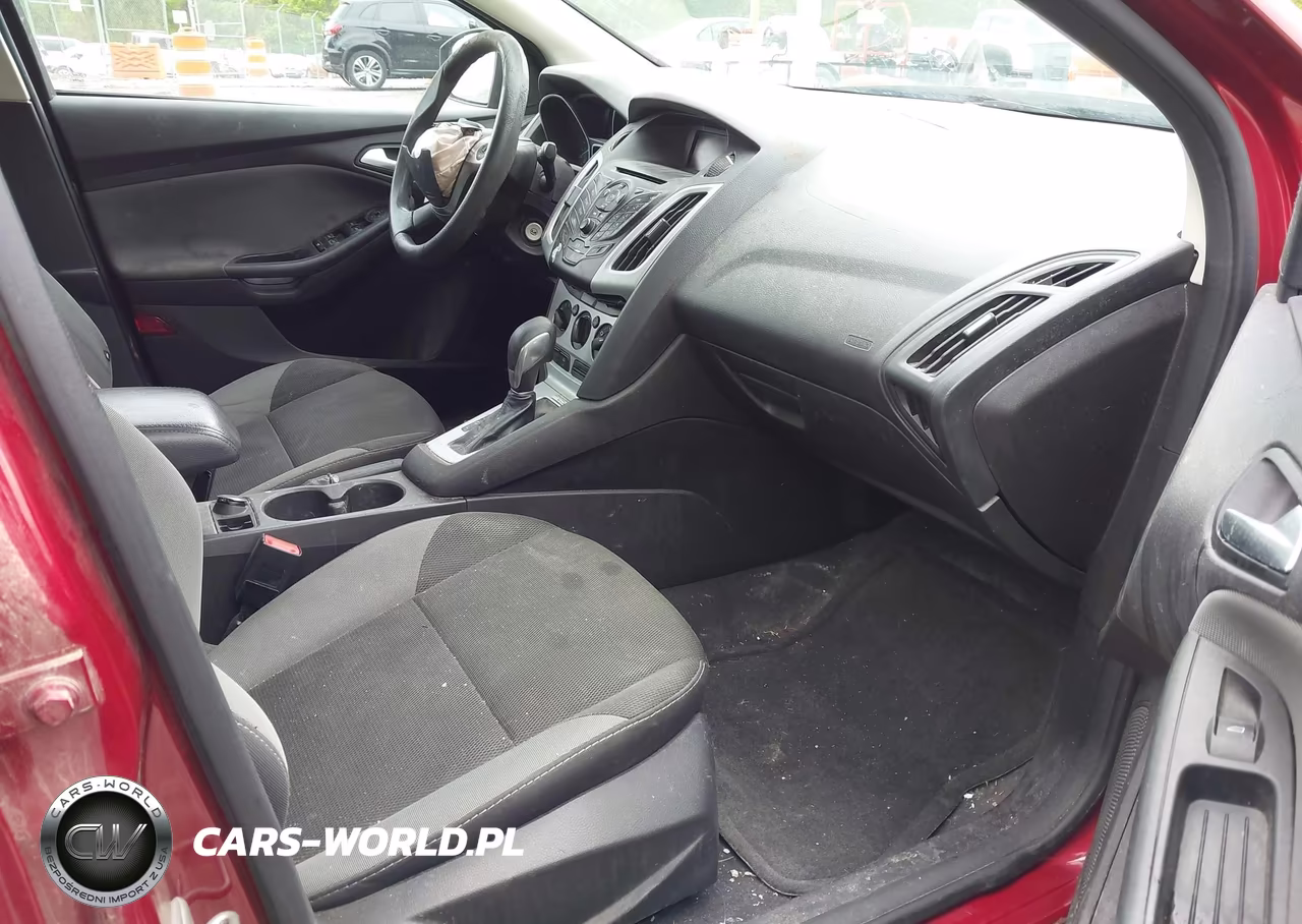 2014 Ford Focus Se VIN:1FADP3F24EL129197 - 5
