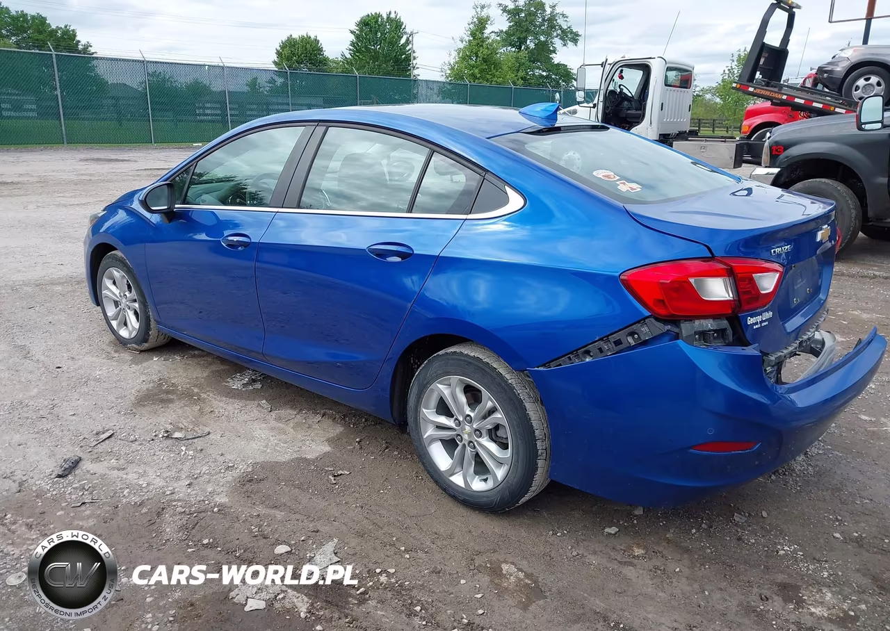 2019 Chevrolet Cruze Lt VIN:1G1BE5SM4K7104114 - 3