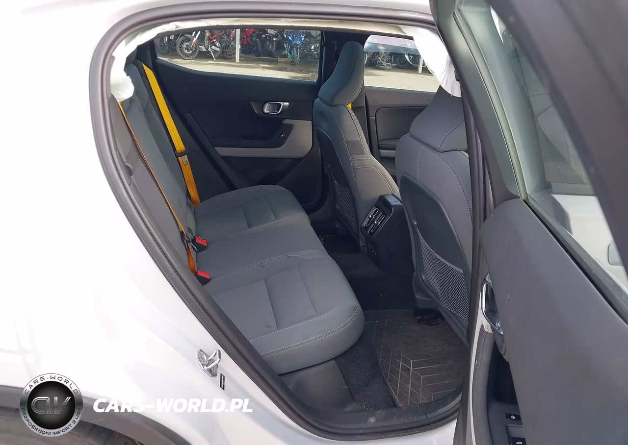 2021 Polestar 2 Launch Edition VIN:LPSED3KA8ML008555 - 8