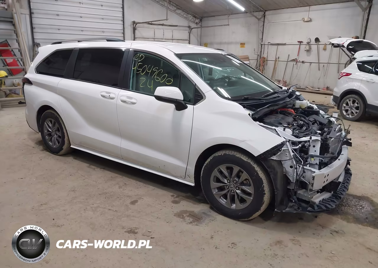 2024 Toyota Sienna Le