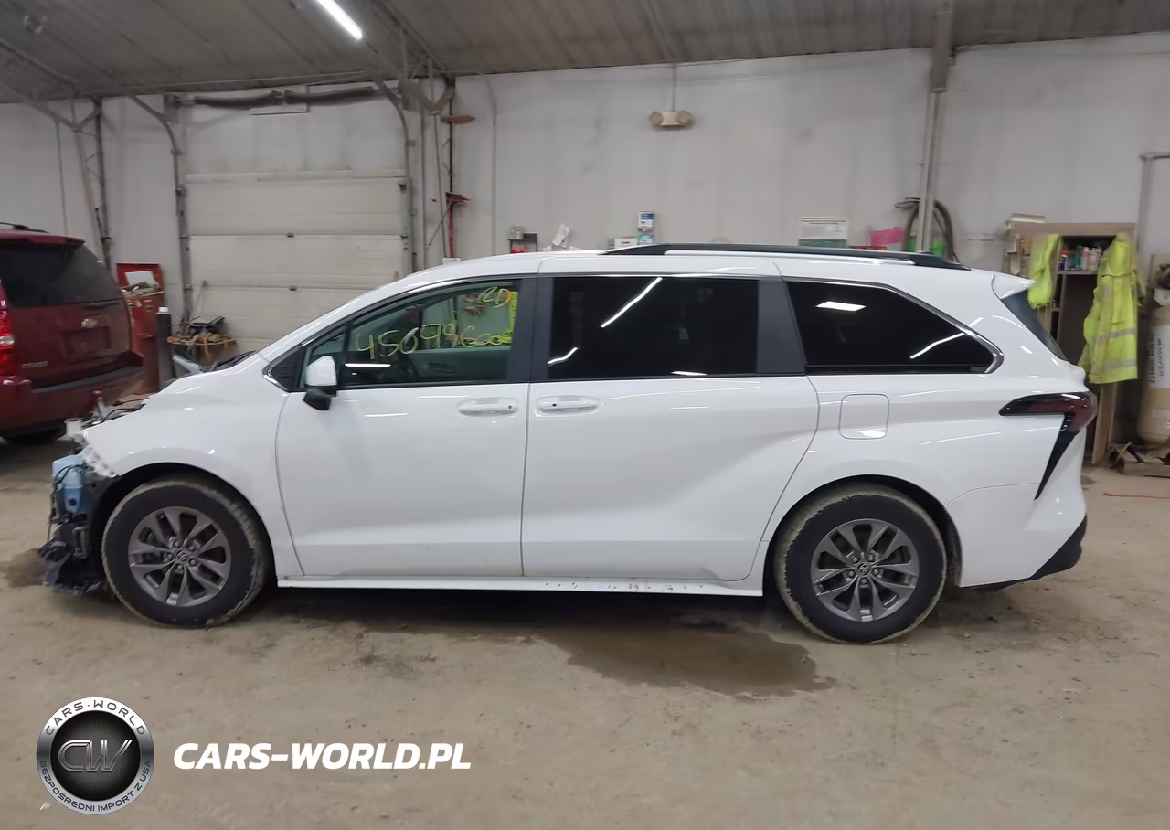 2024 Toyota Sienna Le VIN:5TDKSKFCXRS110810 - 14