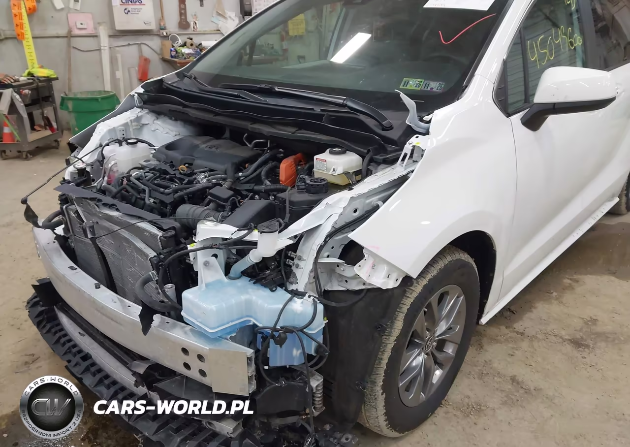 2024 Toyota Sienna Le VIN:5TDKSKFCXRS110810 - 17