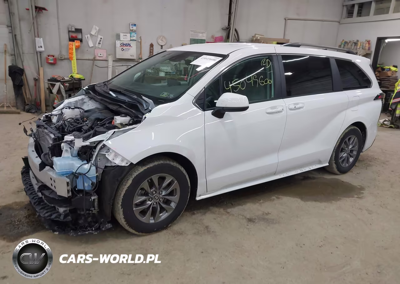 2024 Toyota Sienna Le VIN:5TDKSKFCXRS110810 - 2