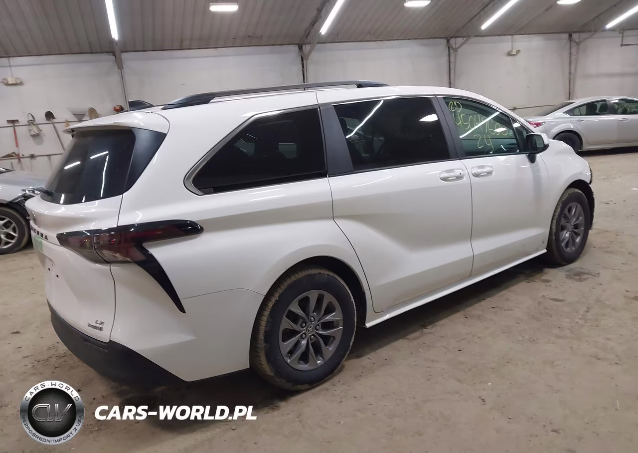 2024 Toyota Sienna Le VIN:5TDKSKFCXRS110810 - 4